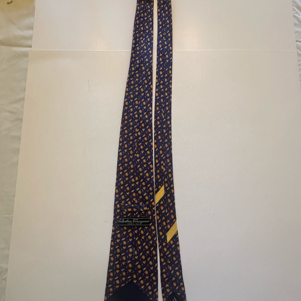Salvatore Ferragamo Navy and Gold Patterned Tie